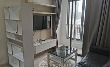 Condo en alquiler de 2 habitaciones en Huai Khwang, Bangkok