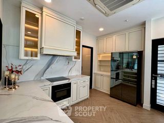 For rent 4 bedrooms house in Saphan Sung, Bangkok