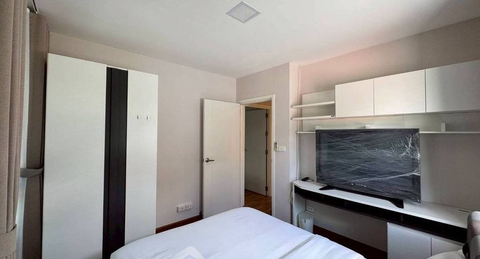 For rent 3 bedrooms townhouse in Suan Luang, Bangkok