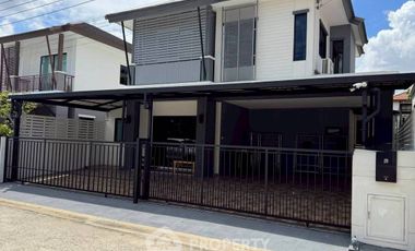 For rent 3 bedrooms townhouse in Suan Luang, Bangkok
