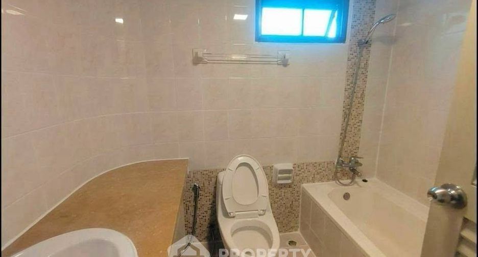 Apartment zur Miete mit 3 Zimmer in Watthana, Bangkok