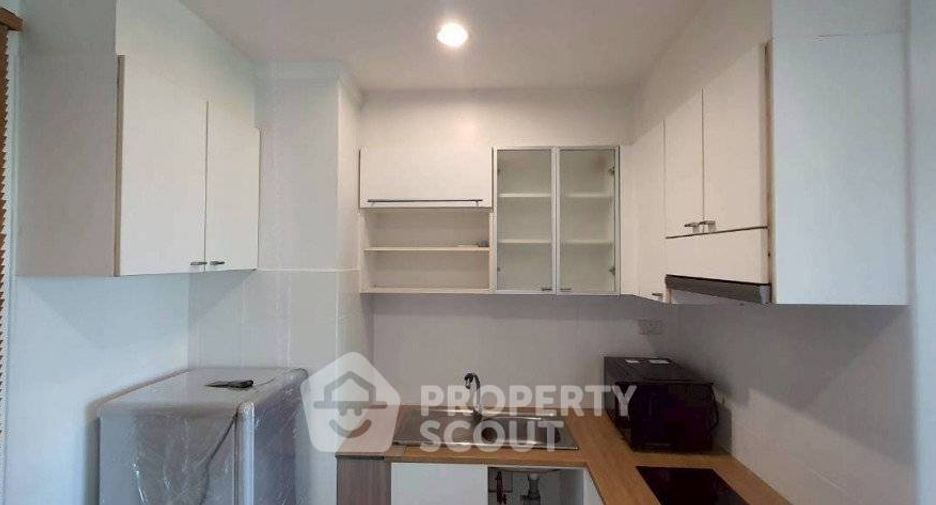 Wohnung zur Miete mit 1 Zimmer in Yan Nawa, Bangkok