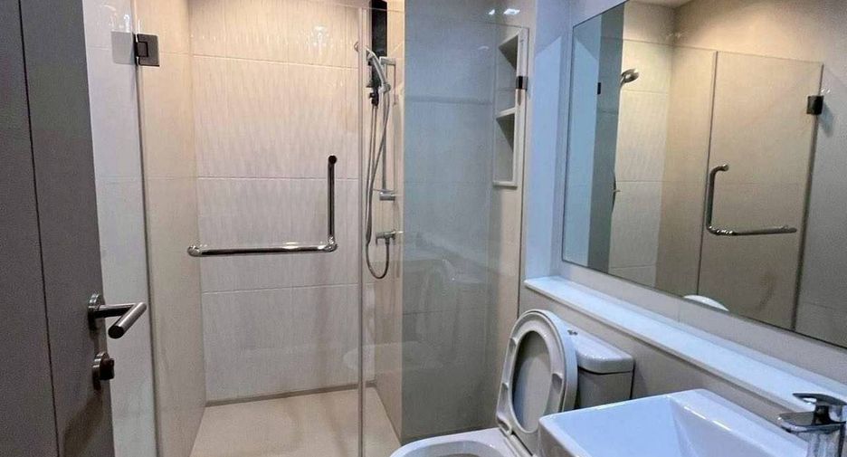 Condo en alquiler de 2 habitaciones en Huai Khwang, Bangkok