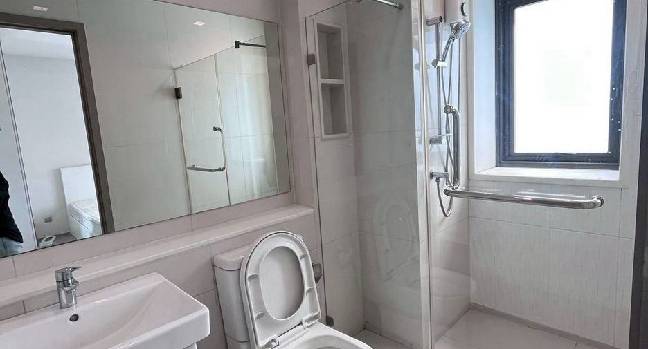 Condo en alquiler de 2 habitaciones en Huai Khwang, Bangkok