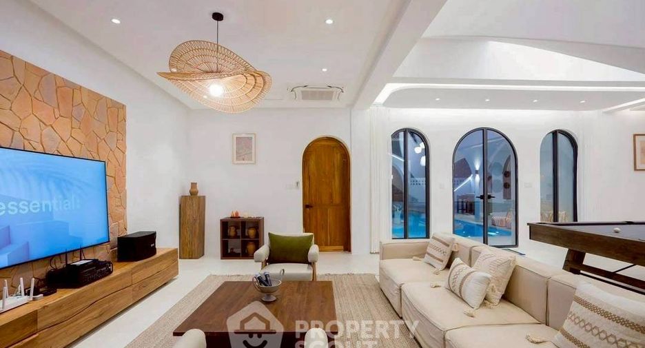 For rent 5 bedrooms villa in Jomtien, Pattaya