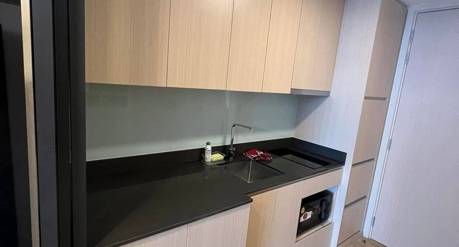 For rent 1 bed condo in Huai Khwang, Bangkok