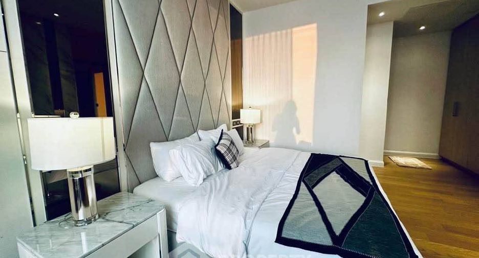 For rent 2 bedrooms condo in Khlong San, Bangkok