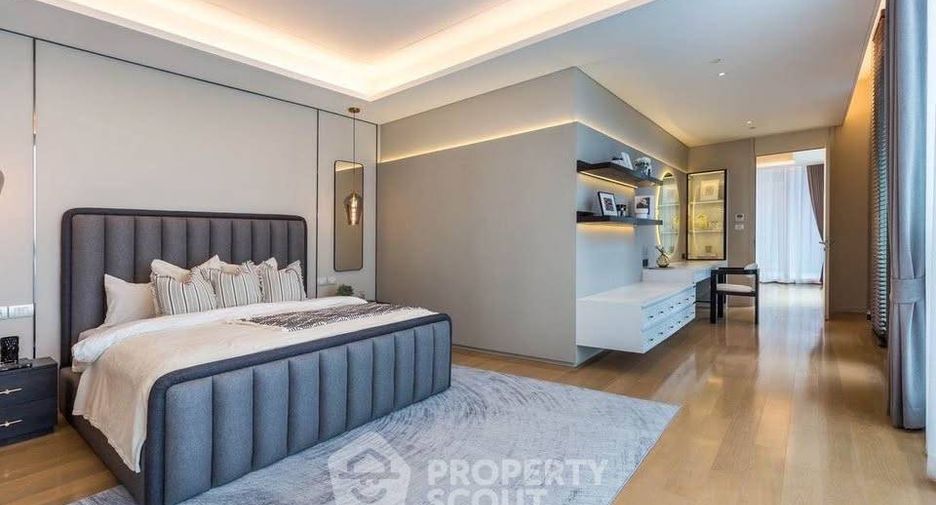 For rent 2 bedrooms condo in Pathum Wan, Bangkok
