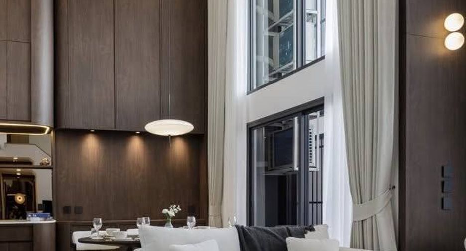 For rent 3 bedrooms condo in Khlong Toei, Bangkok