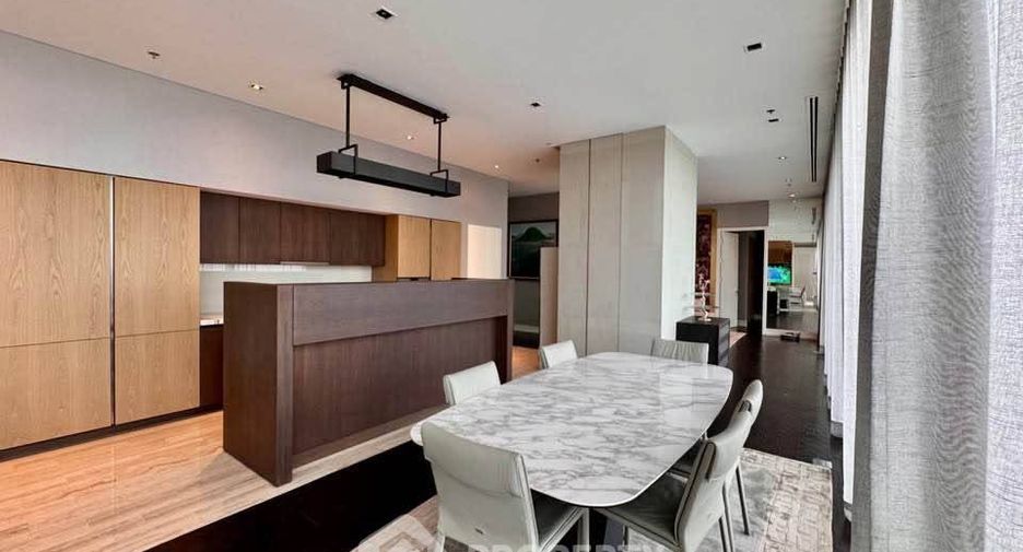 For rent 4 ベッドルーム condo in Sathon, Bangkok