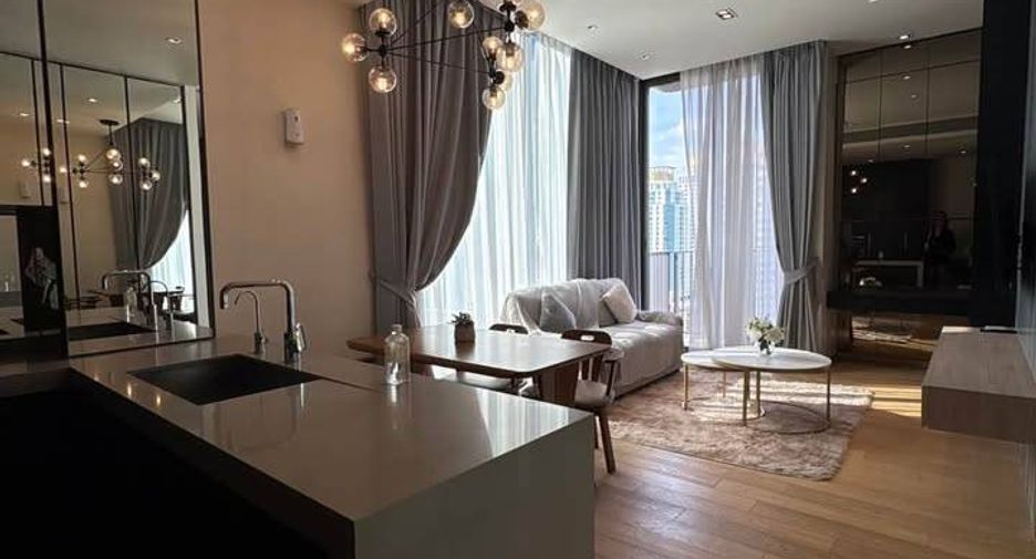 For rent 2 bedrooms condo in Pathum Wan, Bangkok