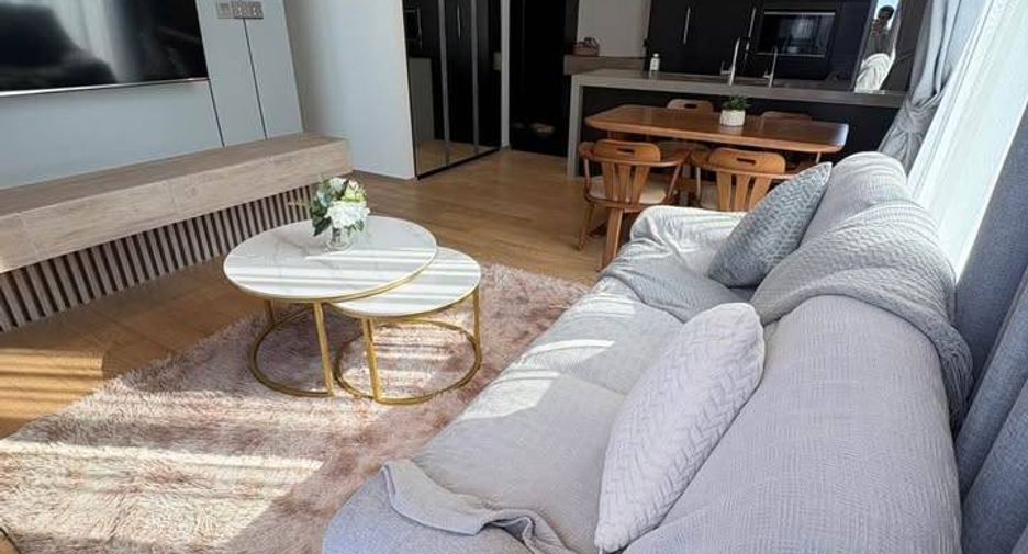 For rent 2 bedrooms condo in Pathum Wan, Bangkok
