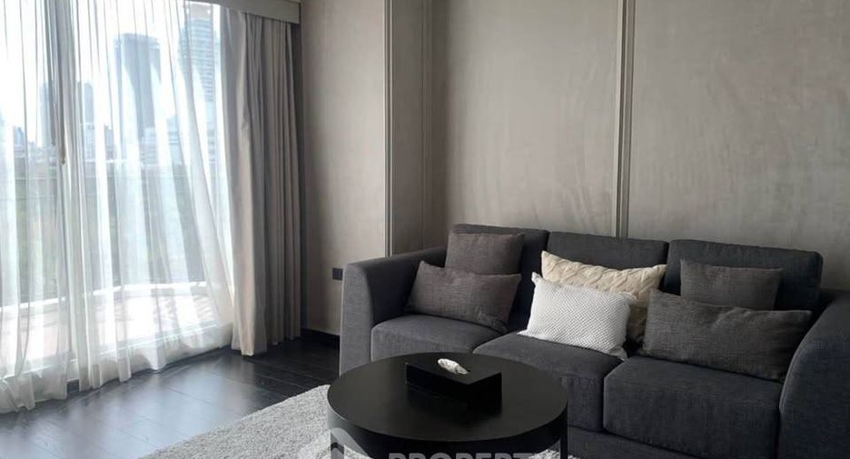 For rent 3 bedrooms condo in Khlong Toei, Bangkok