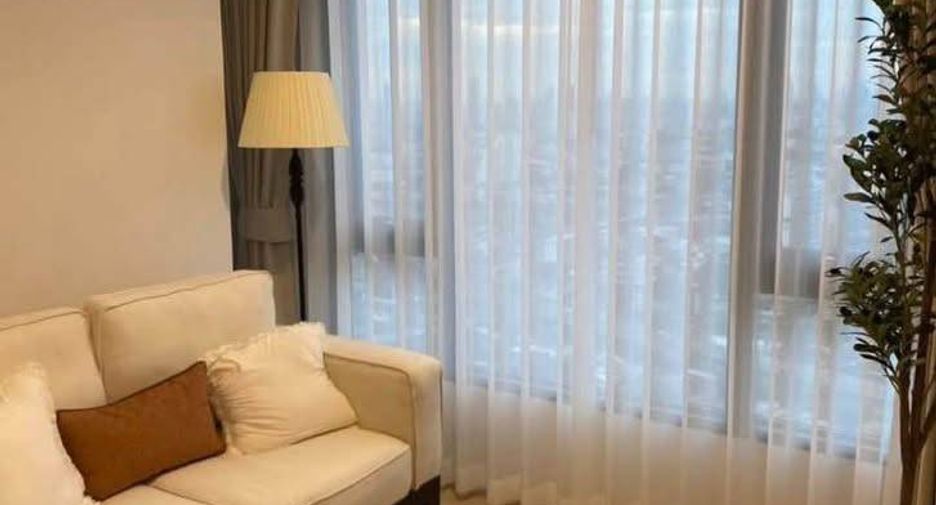 For rent 3 bedrooms condo in Khlong Toei, Bangkok