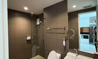 For sale 2 bedrooms condo in Watthana, Bangkok