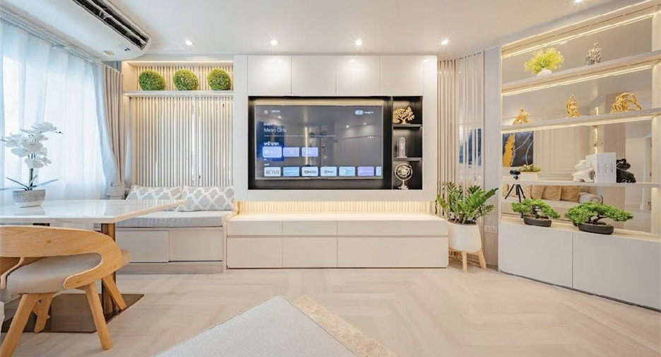Condo en venta de 3 habitaciones en Yan Nawa, Bangkok