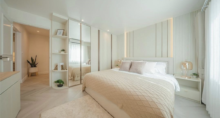 Condo en venta de 3 habitaciones en Yan Nawa, Bangkok