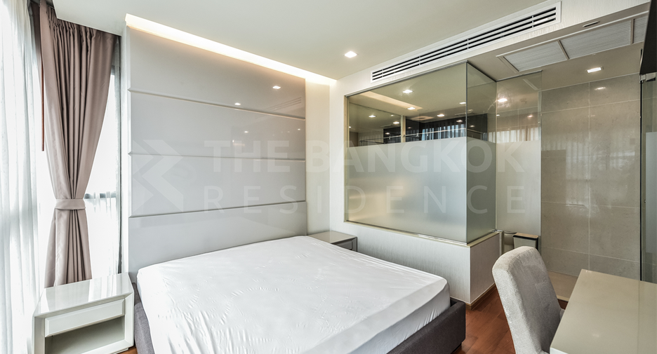 For sale 2 ベッドルーム condo in Sathon, Bangkok