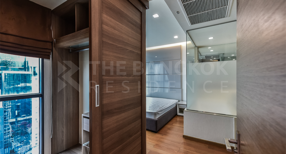 For sale 2 ベッドルーム condo in Sathon, Bangkok