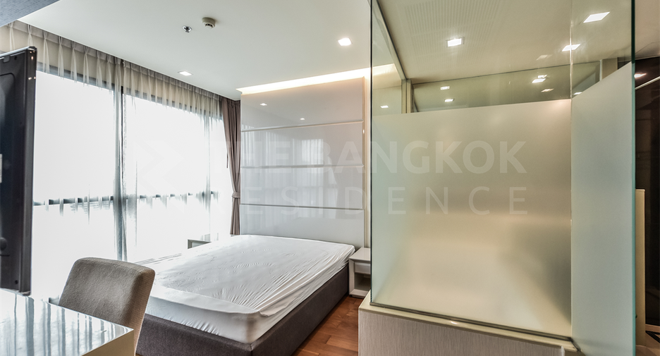 For sale 2 ベッドルーム condo in Sathon, Bangkok
