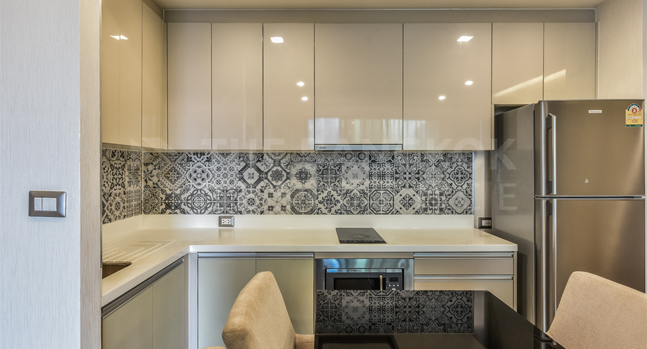 For sale 2 ベッドルーム condo in Sathon, Bangkok