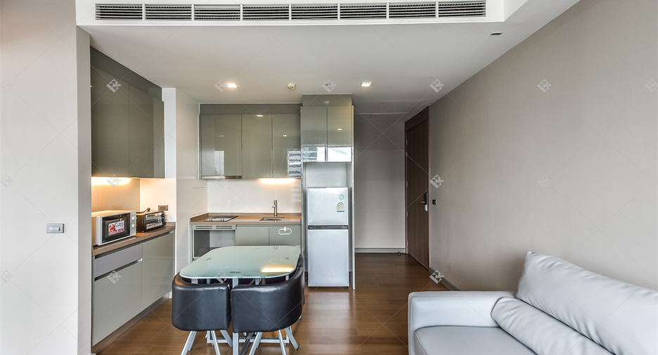 For rent 1 bed condo in Bang Rak, Bangkok