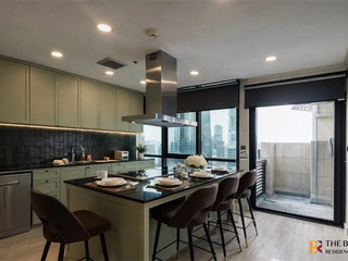 For rent 3 ベッドルーム condo in Sathon, Bangkok