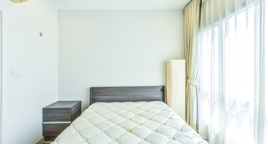 For rent 2 bedrooms condo in Sathon, Bangkok