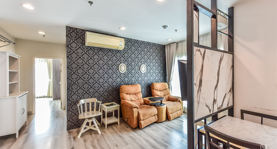 For rent 2 bedrooms condo in Sathon, Bangkok