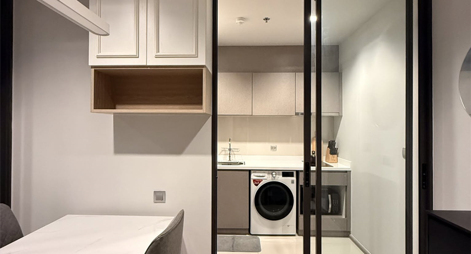 For sale 1 bed condo in Huai Khwang, Bangkok
