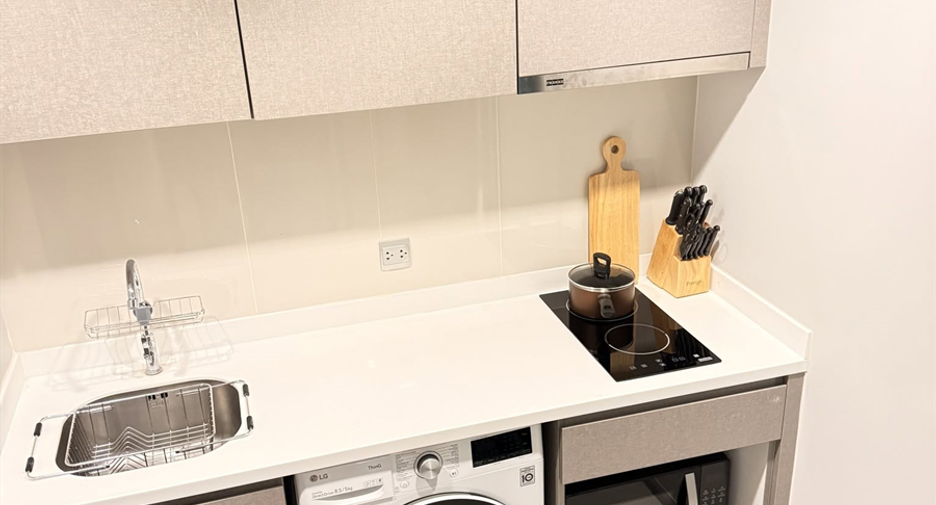 For sale 1 bed condo in Huai Khwang, Bangkok