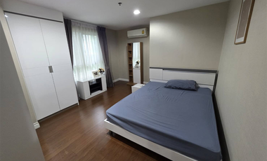 For rent 3 ベッドルーム condo in Huai Khwang, Bangkok