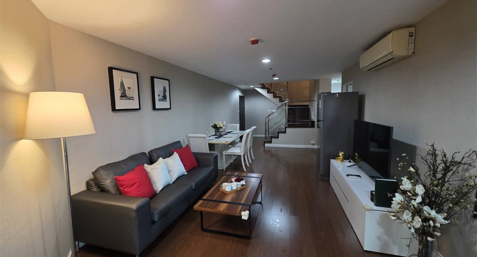 For rent 3 ベッドルーム condo in Huai Khwang, Bangkok