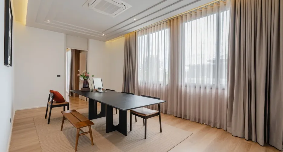 For sale 4 bedrooms house in East Pattaya, Pattaya