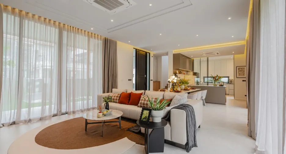 For sale 4 bedrooms house in East Pattaya, Pattaya