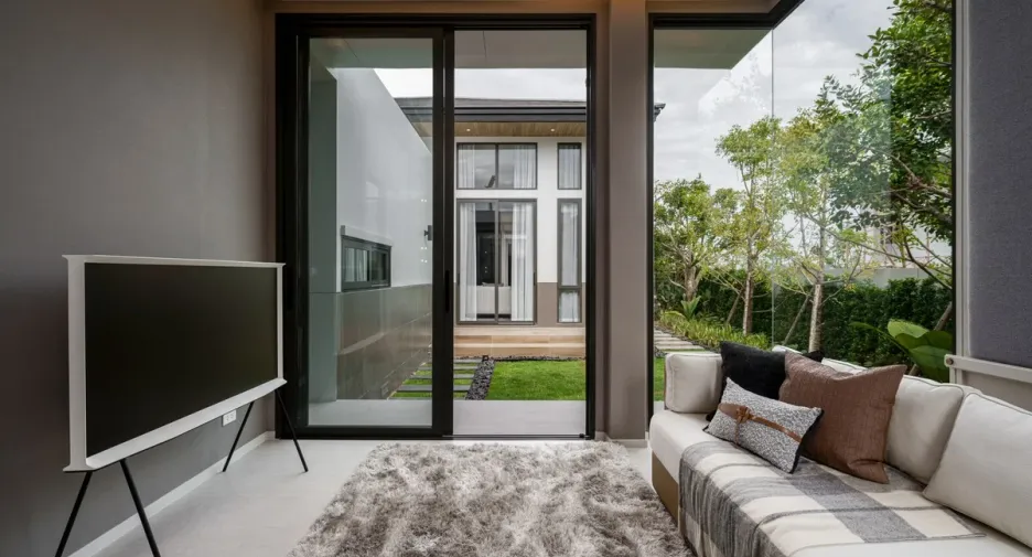 For sale 4 bedrooms house in East Pattaya, Pattaya