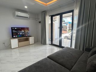 Аренда 3 спальни таунхаус в Пхукет Тощн, Пхукет