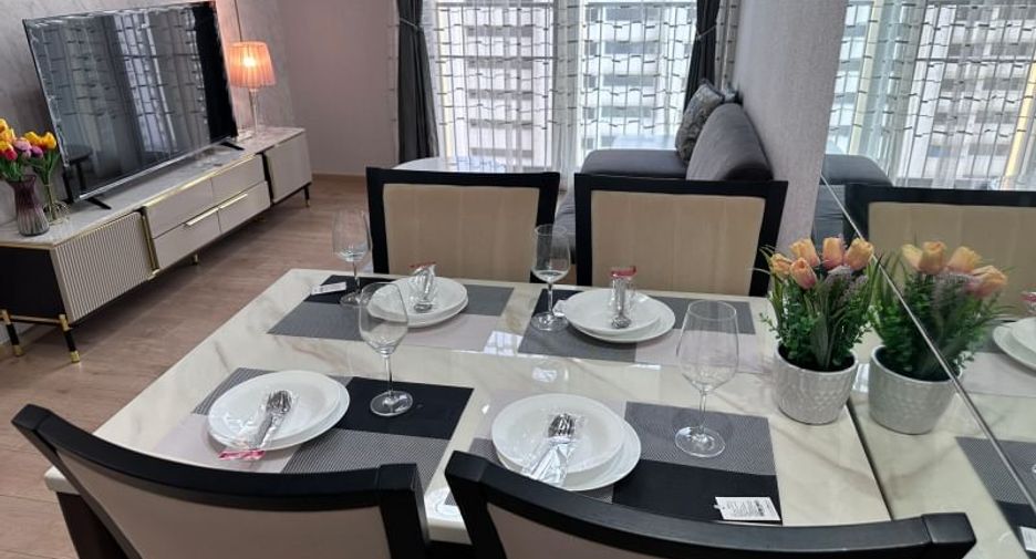 For rent 2 bedrooms condo in Watthana, Bangkok