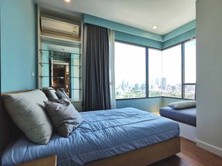 For rent 2 bedrooms condo in Yan Nawa, Bangkok