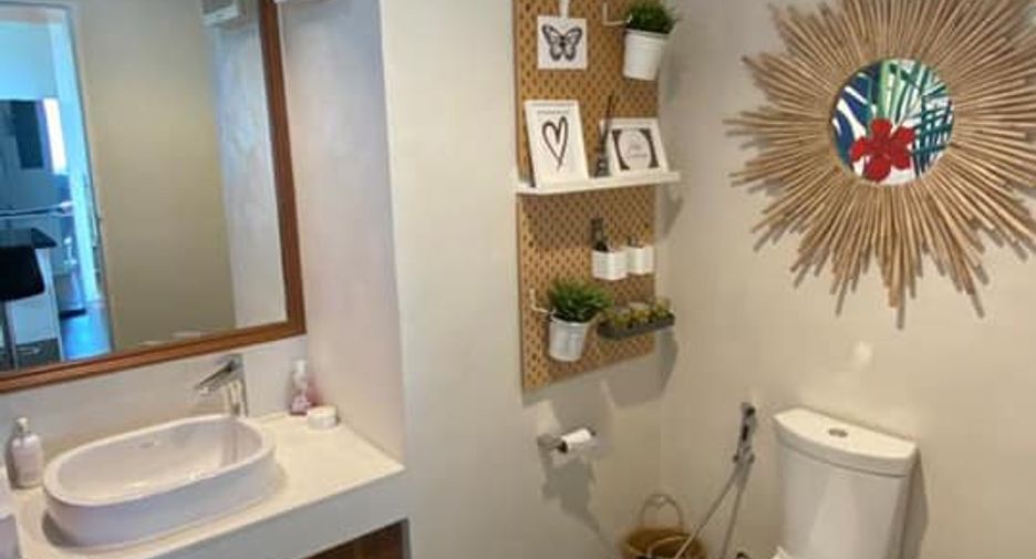 For rent 4 bedrooms condo in Watthana, Bangkok