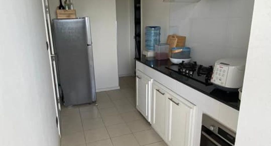 For rent 4 bedrooms condo in Watthana, Bangkok