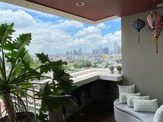 For rent 4 bedrooms condo in Watthana, Bangkok