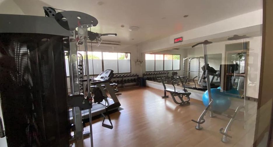 For rent 4 bedrooms condo in Watthana, Bangkok