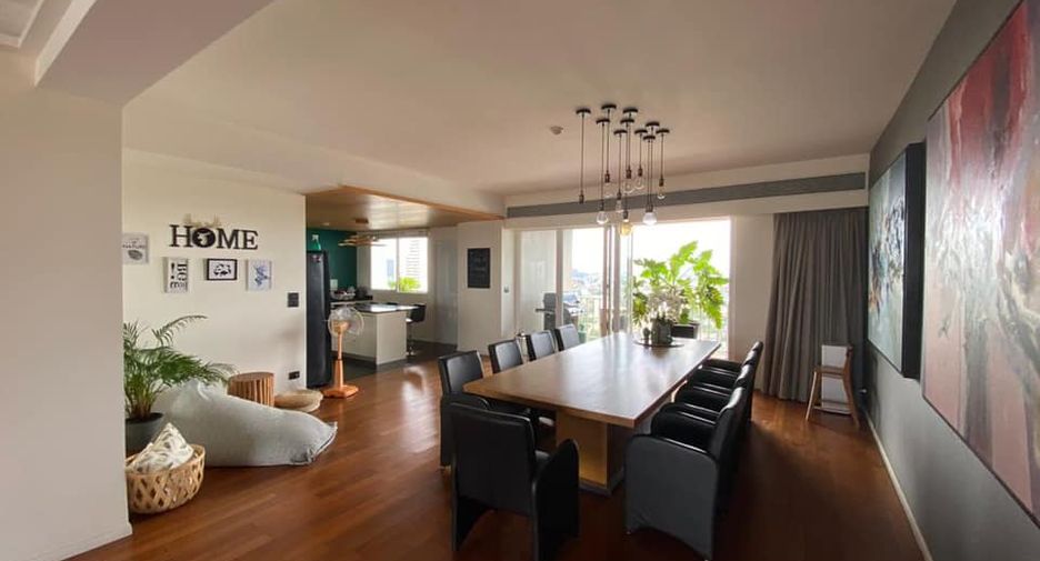 For rent 4 bedrooms condo in Watthana, Bangkok