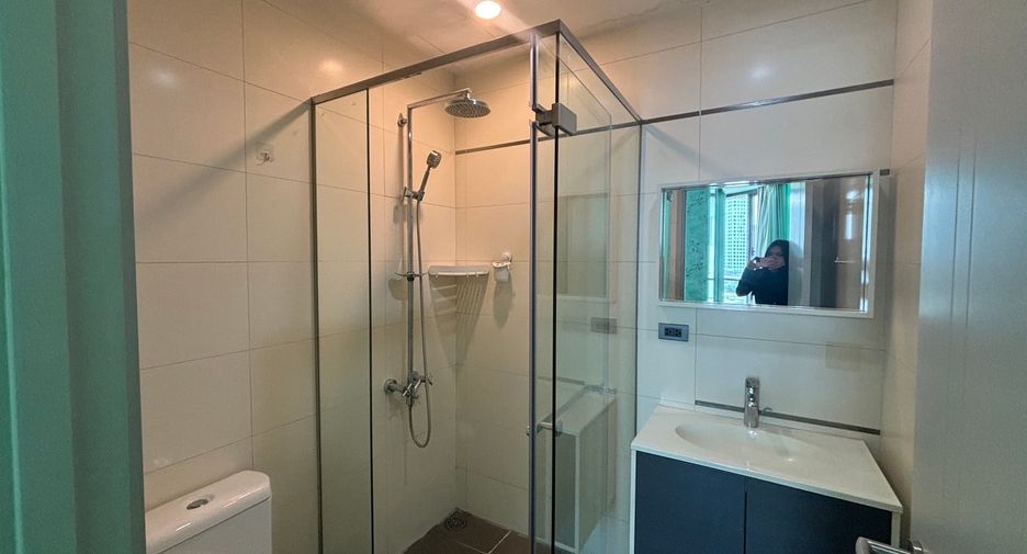 For rent そして for sale 2 ベッドルーム condo in Khlong Toei, Bangkok