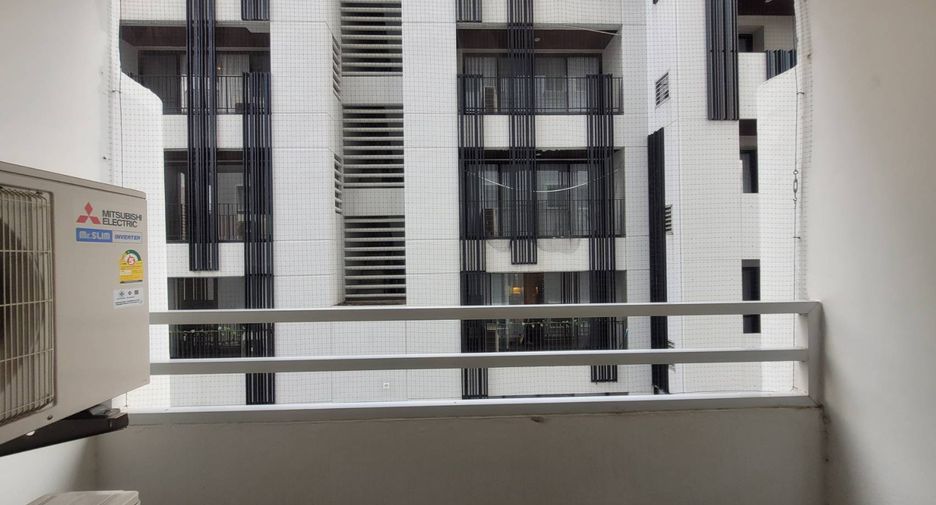 For rent 3 bedrooms condo in Watthana, Bangkok