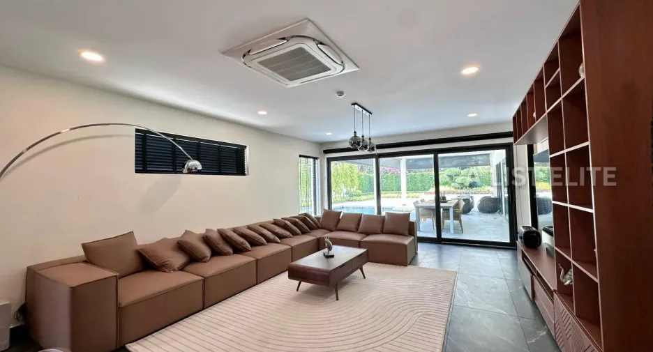 For rent 5 bedrooms house in East Pattaya, Pattaya