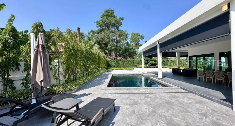 For rent 5 bedrooms house in East Pattaya, Pattaya