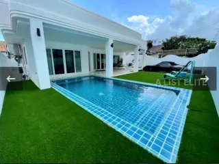 Casa en alquiler de 5 habitaciones en Bang Lamung, Chonburi