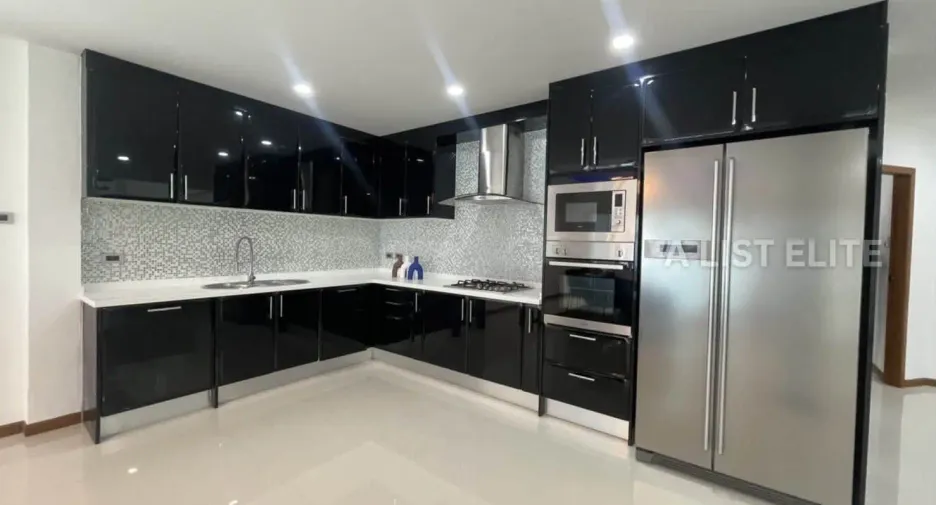 Casa en alquiler de 5 habitaciones en Jomtien, Pattaya